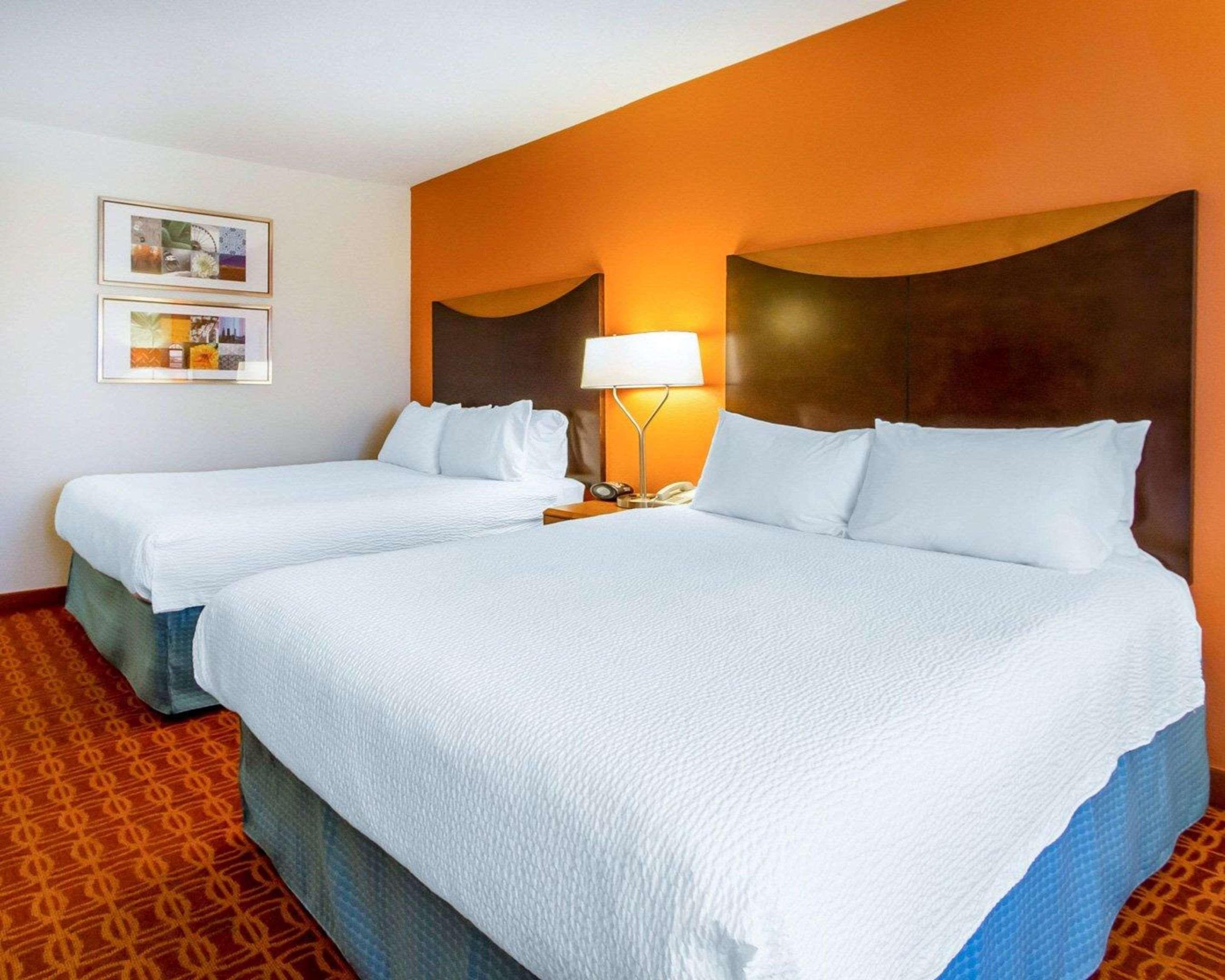 Quality Inn&Suites Keokuk North Bagian luar foto