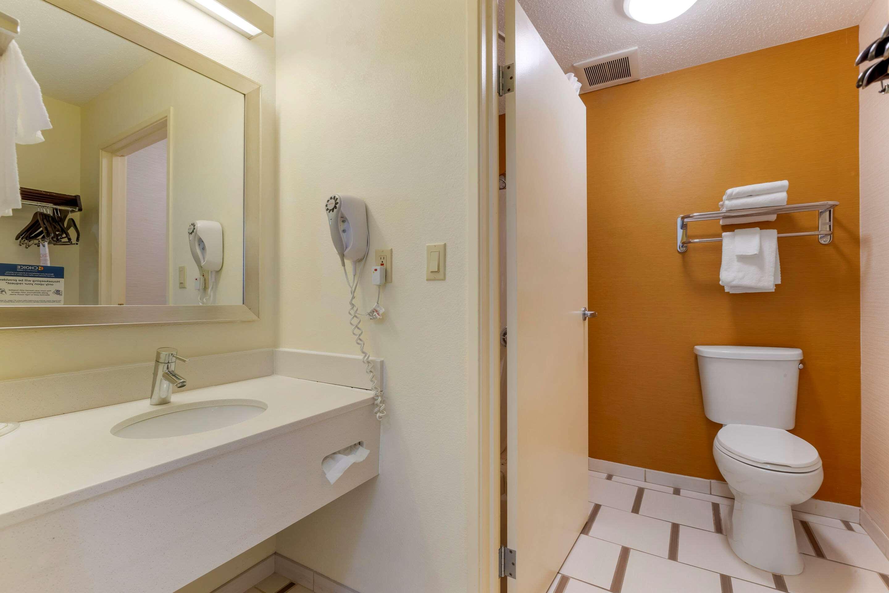 Quality Inn&Suites Keokuk North Bagian luar foto