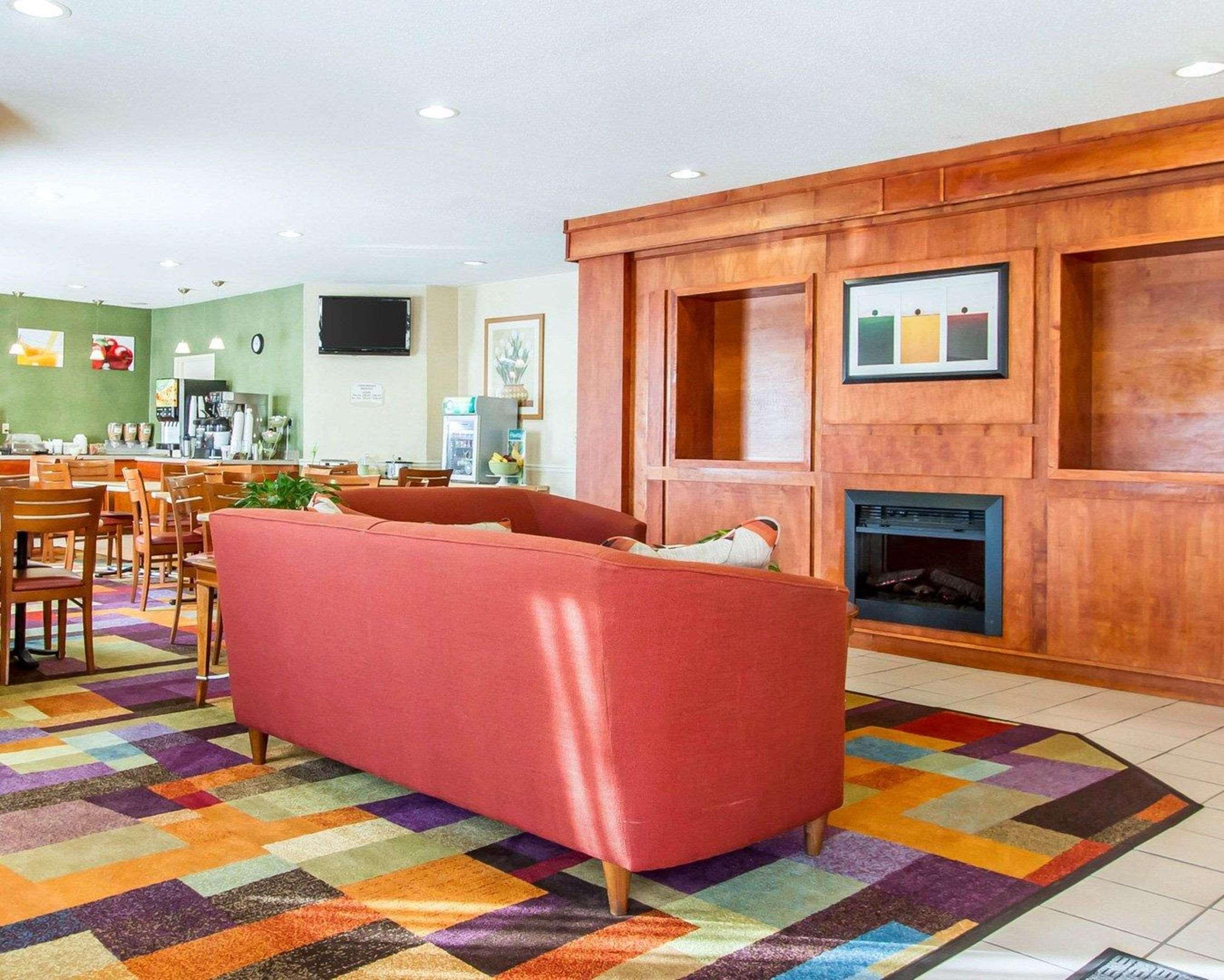 Quality Inn&Suites Keokuk North Bagian luar foto
