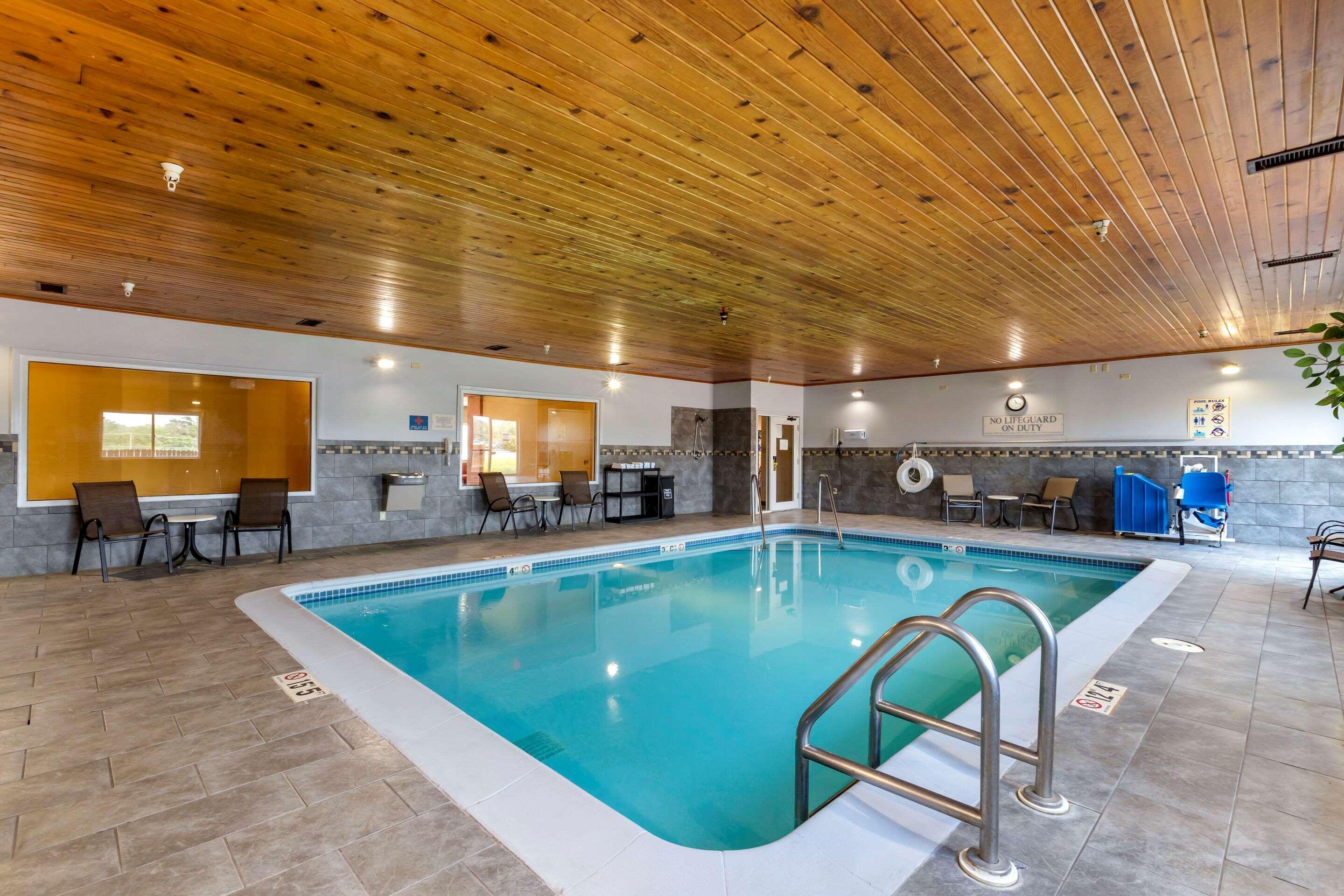 Quality Inn&Suites Keokuk North Bagian luar foto