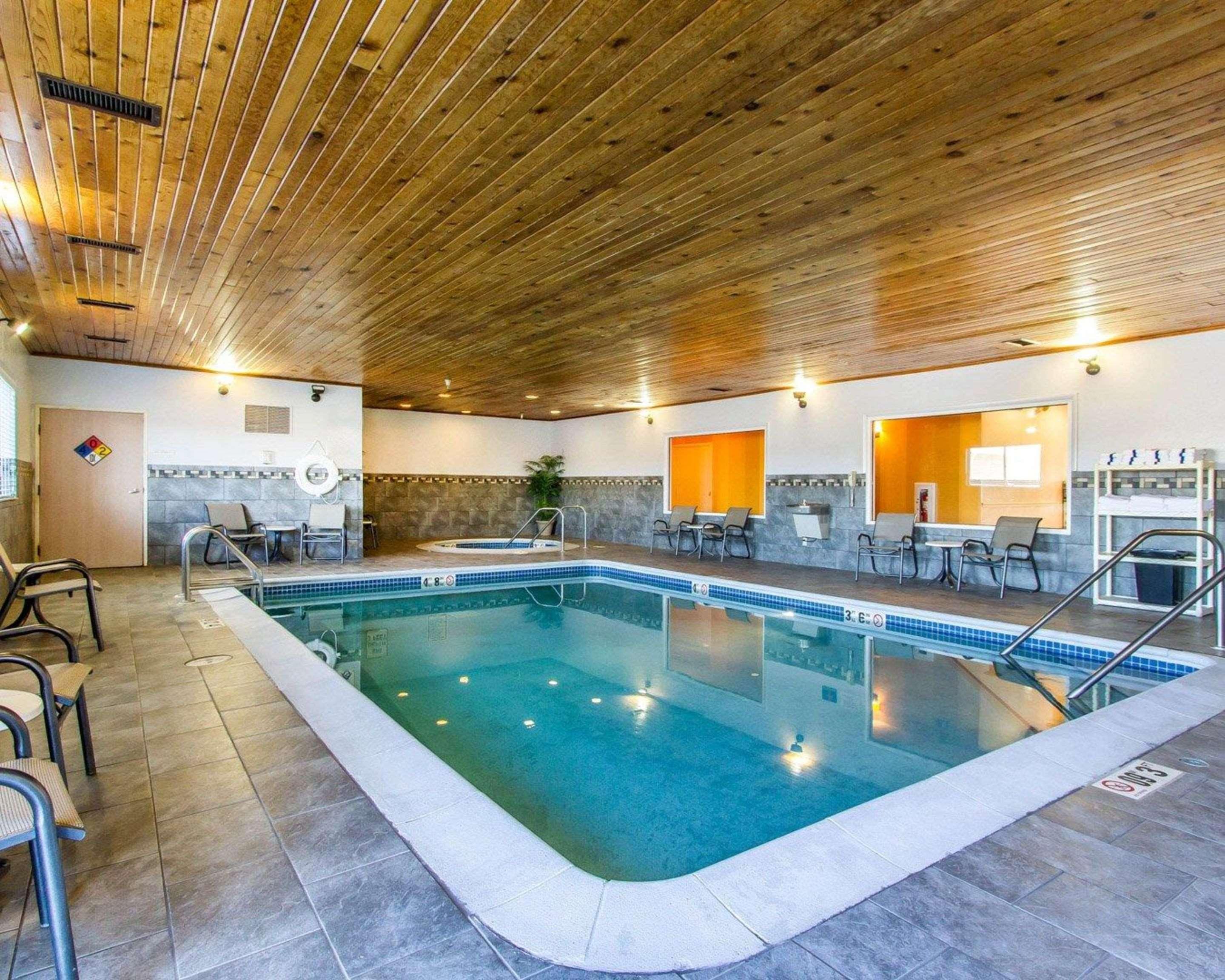 Quality Inn&Suites Keokuk North Bagian luar foto