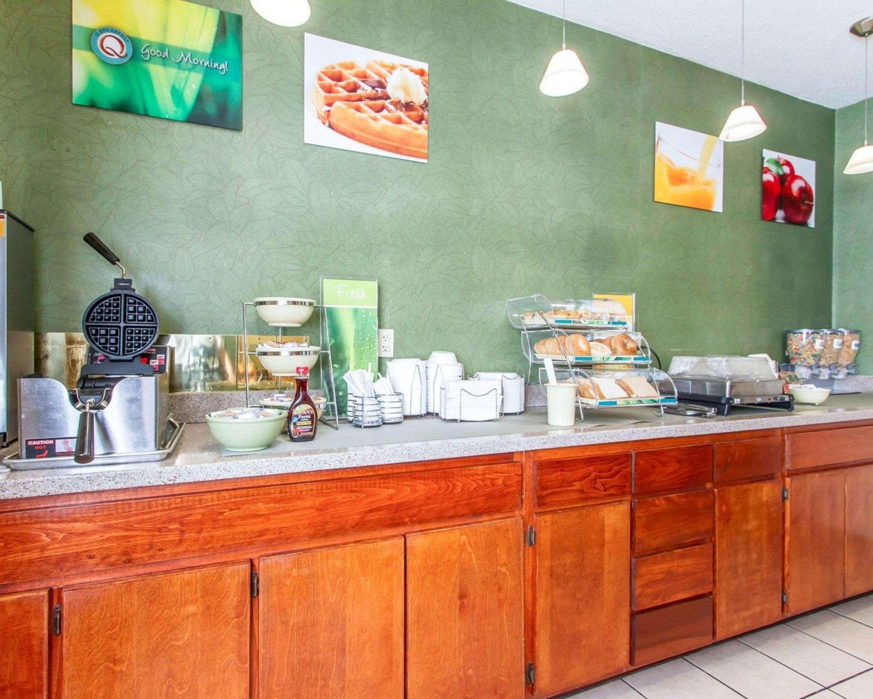 Quality Inn&Suites Keokuk North Bagian luar foto